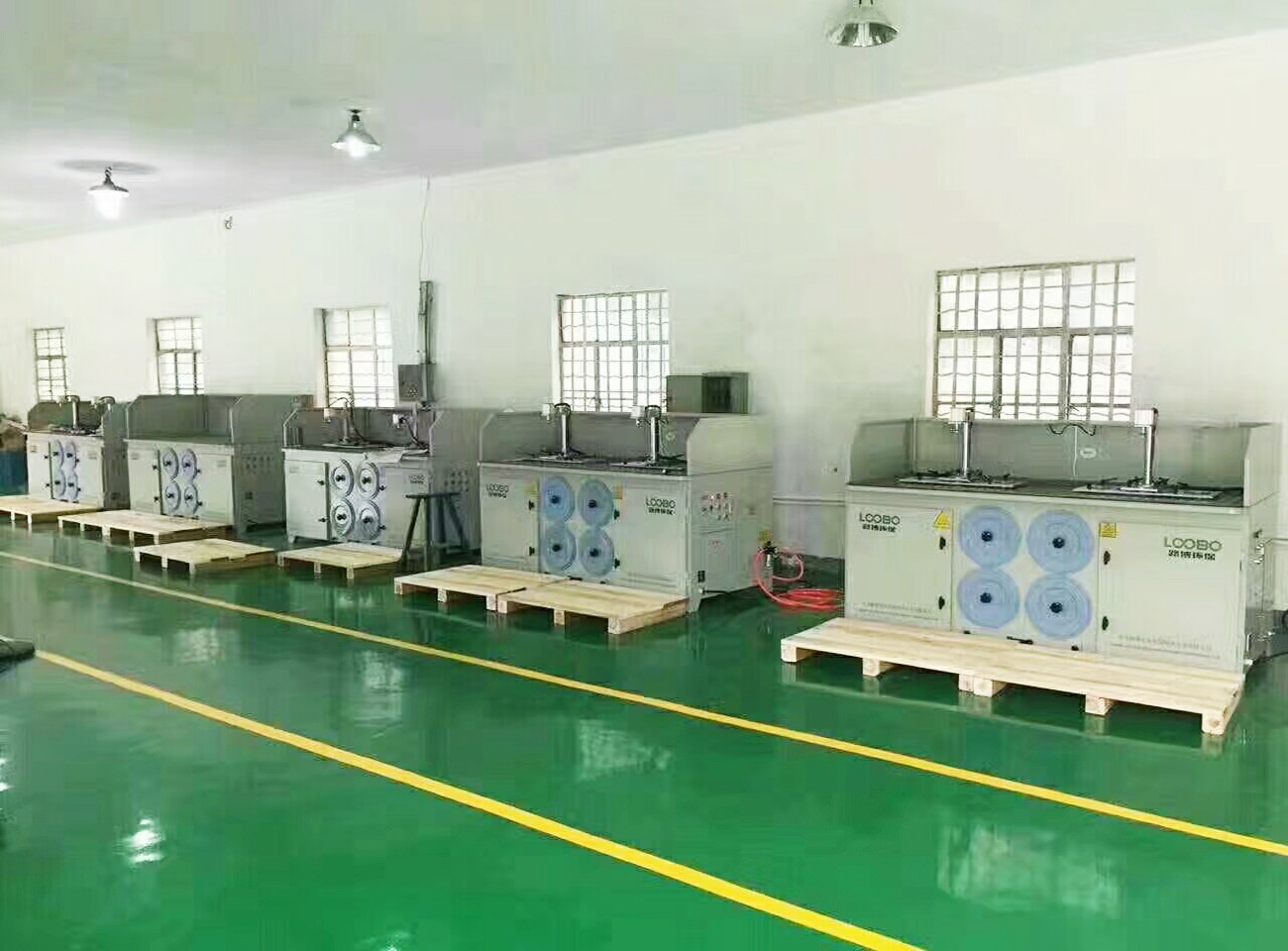 打磨除塵工作臺:提升生產(chǎn)效率與工人健康的雙重保障 (2).jpg 打磨除塵工作臺:提升生產(chǎn)效率與工人健康的雙重保障 (2).jpg