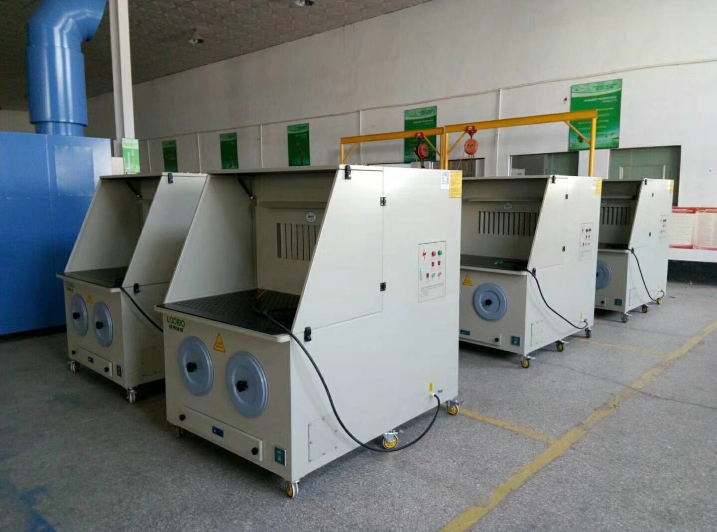 打磨除塵工作臺:提升生產(chǎn)效率與工人健康的雙重保障.jpg 打磨除塵工作臺:提升生產(chǎn)效率與工人健康的雙重保障.jpg